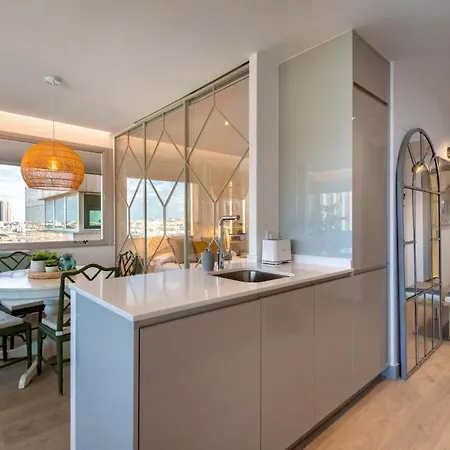 2 Bedrooms 1 Bathroom Furnished - Justicia - Incredible Views - Mintystay Madrid Exterior photo